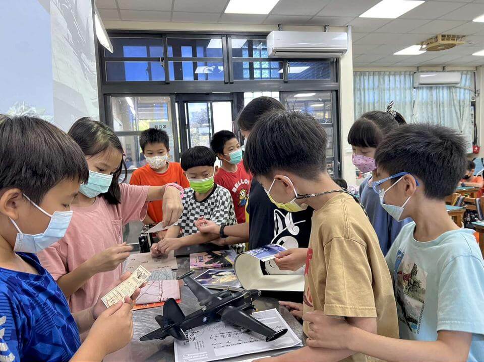 「暗夜英雄黑蝙蝠中隊」教具箱 讓學童關心地方文史