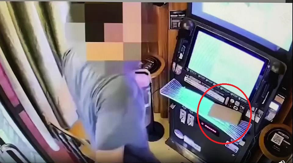 行動電話KTV歡唱掉皮夾 男拾獲侵占現金1萬2千多元