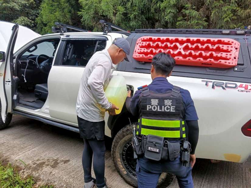 男子山區駕車熄火 車輛受困蓬萊林道 波麗士提油助脫困
