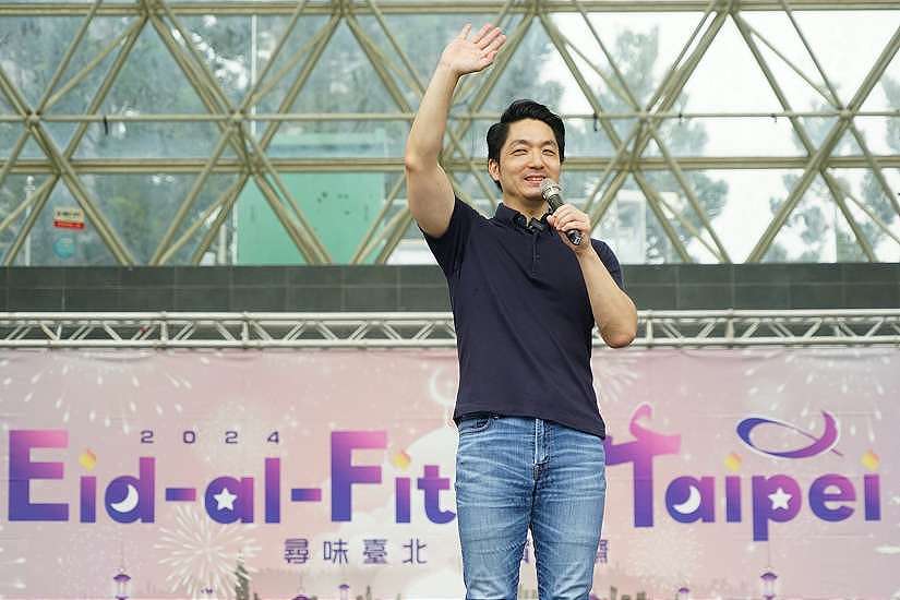 7月15日起,持臺北市敬老卡/愛心卡搭乘臺鐵更優惠!
