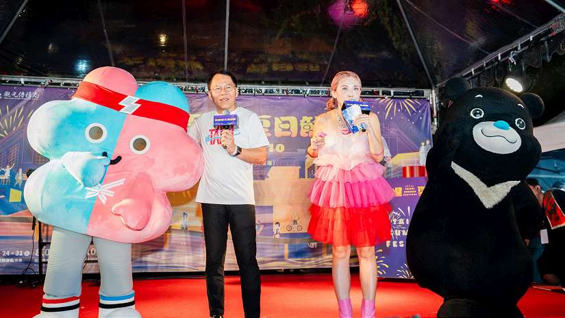 2024大稻埕夏日節登場!300秒主題煙火秀綻放臺北夜空 吸6.6萬人次共賞