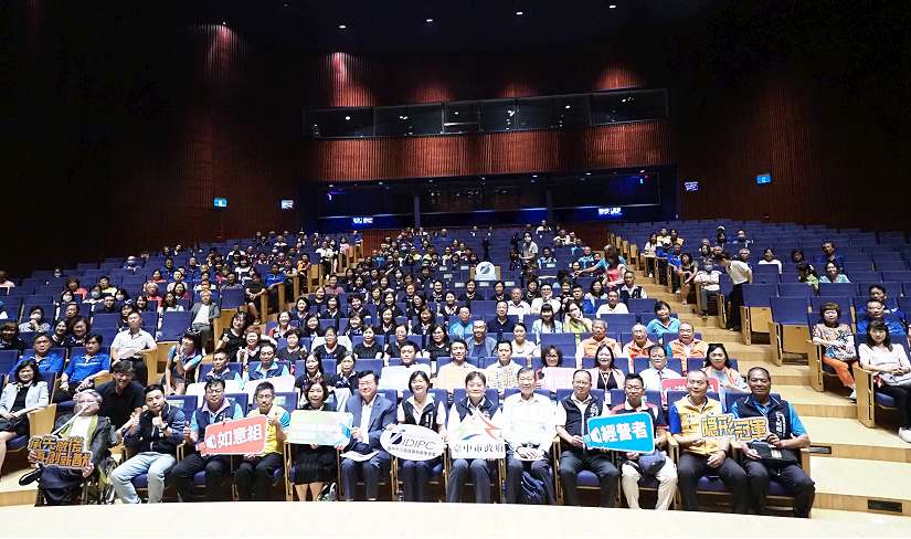 突破逆境邁向卓越!「台中市跨業交流會」聯合例會 邀知名企業主分享成功經驗