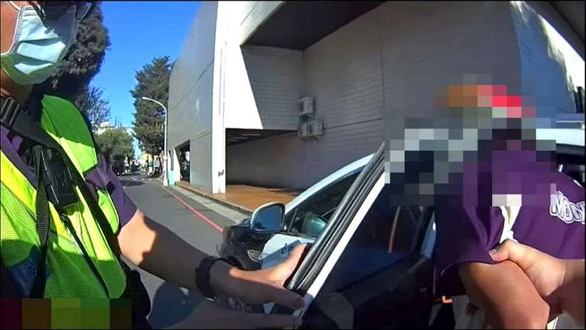 失聯移工見警心虛竄逃 竟二度想從高處跳下!智勇雙警戰略性包夾 甕中捉鱉!