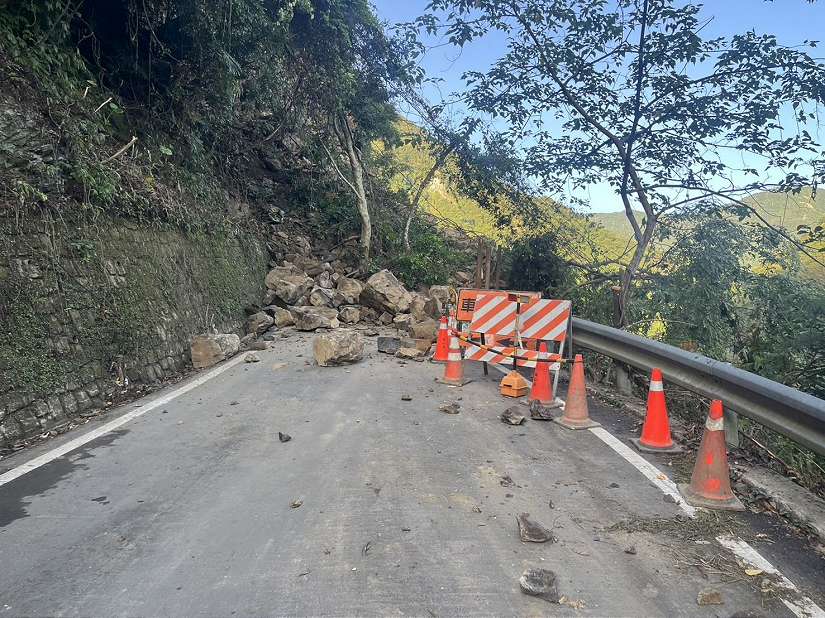 桃園復興區道路坍方困逾300民眾 市府偕公所拚下午搶通